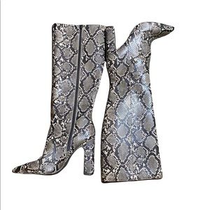 Forever 21 Knee High Heeled Snake Boots Size 7.5